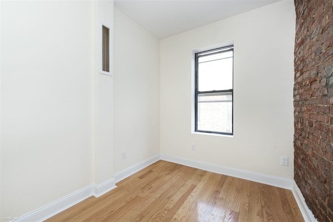 Building Photo - 314 W 103rd St