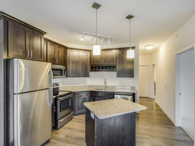 Granite Countertops - Arbor Ridge Luxury Apartments