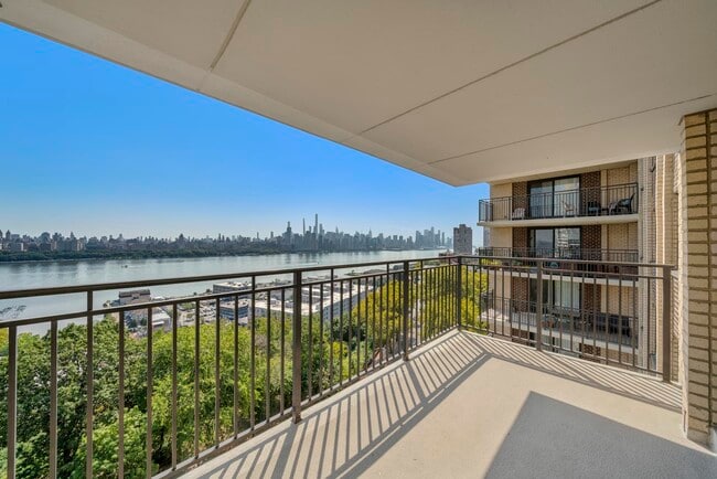 Foto del edificio - 7855 JFK Blvd E