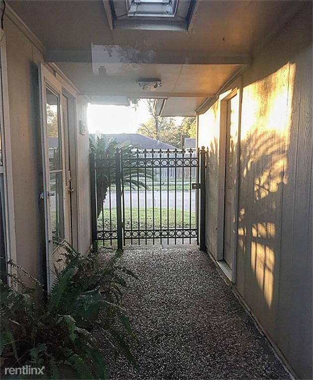 Building Photo - 14303 Duncannon Dr