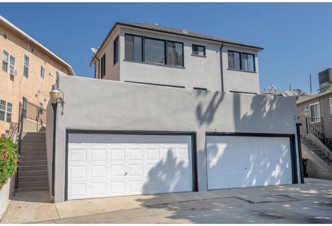 Building Photo - 5631 Venice Blvd