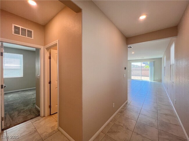 Foto del edificio - 7621 Mojave Wind Ave