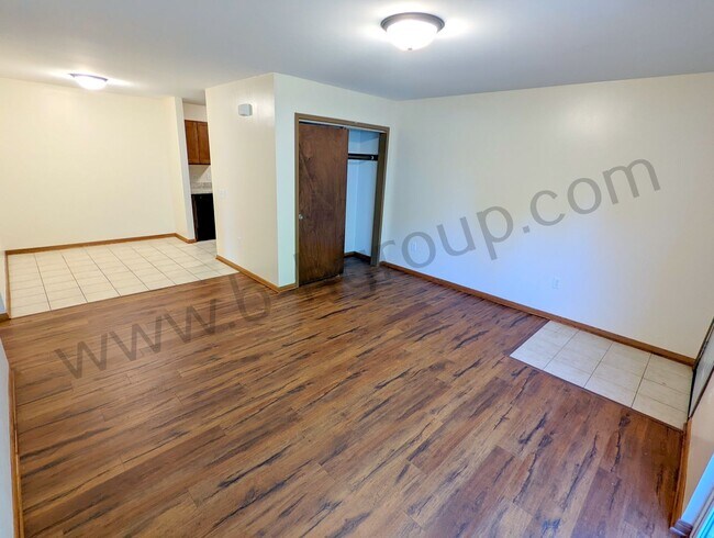 Foto del edificio - 8760 Sheridan Rd