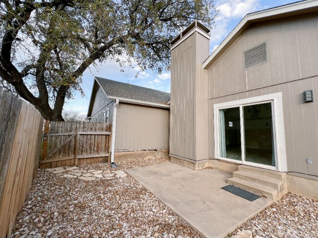 Foto del edificio - 1602 Dale Cove