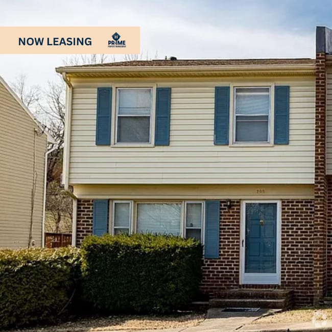 Building Photo - 205 Wakefield Pl