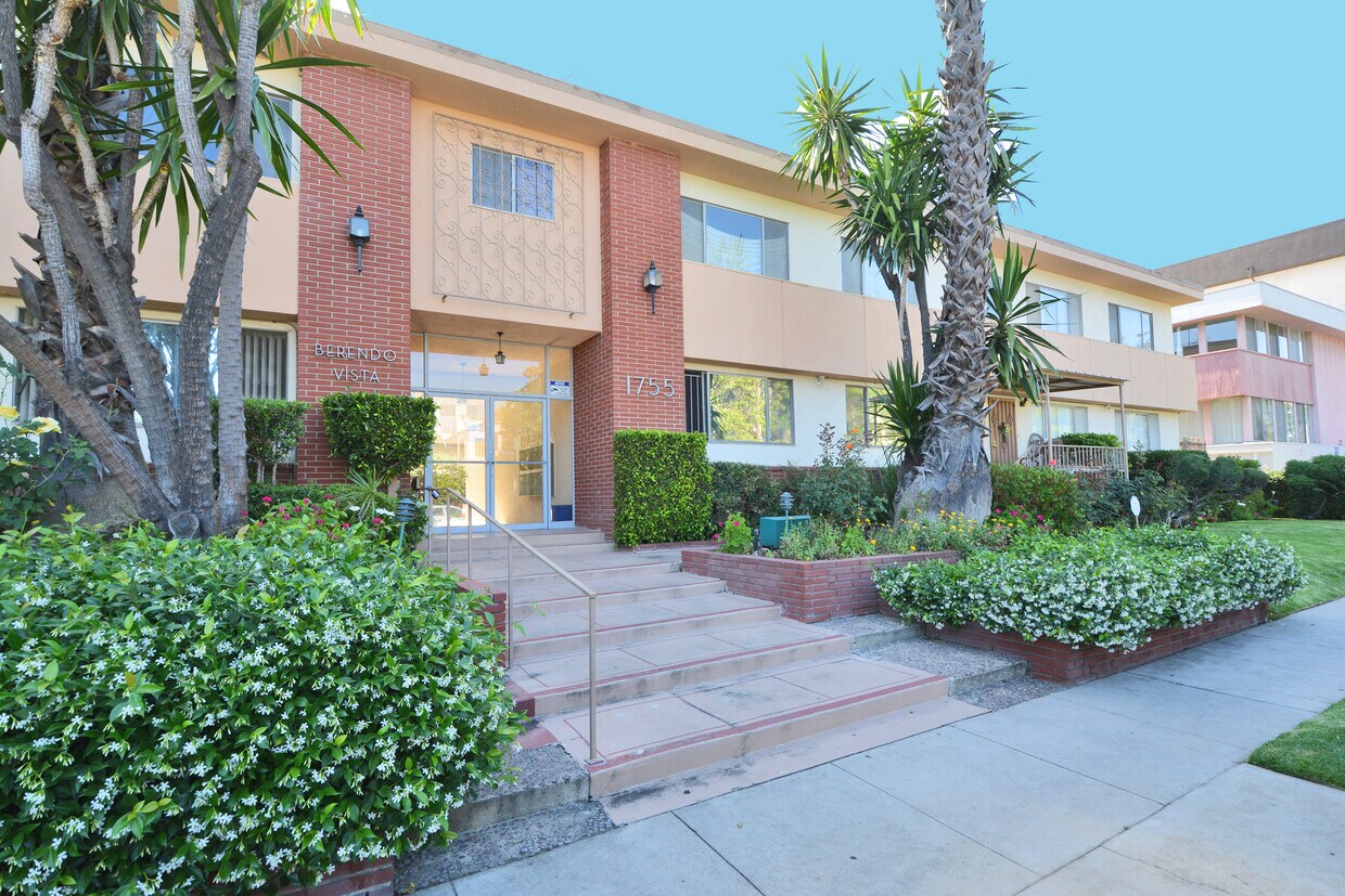 Primary Photo - 1755 N Berendo St