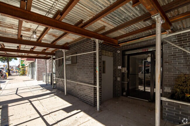 Foto del edificio - 572 5th Ave