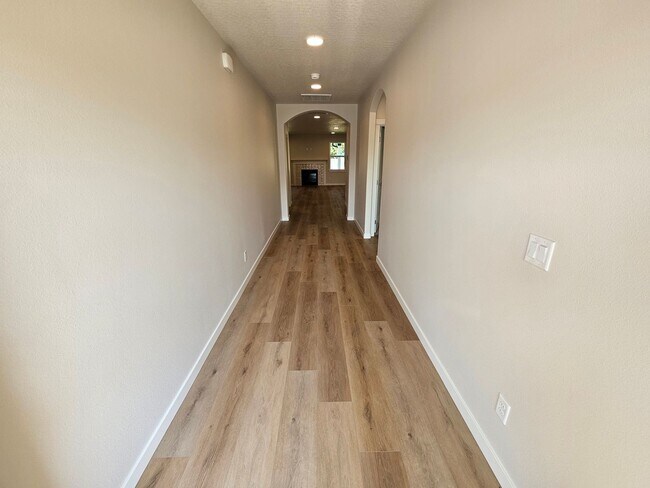 Building Photo - New build! October rent free