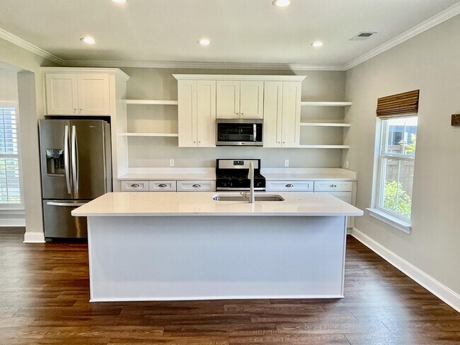 Building Photo - 1711 Sparkleberry Ln