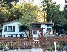 Building Photo - 105 Wood Ln
