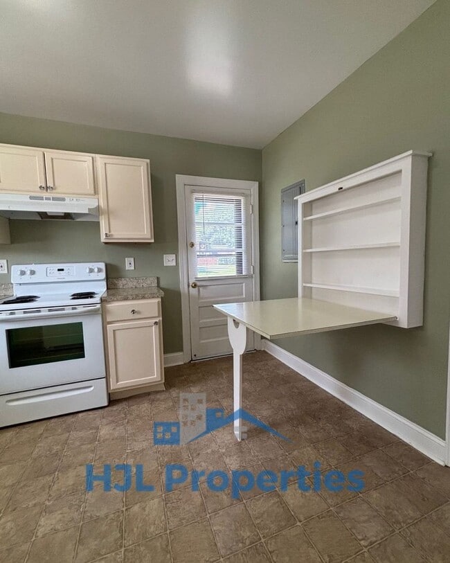 Building Photo - 131 McGavock Pk