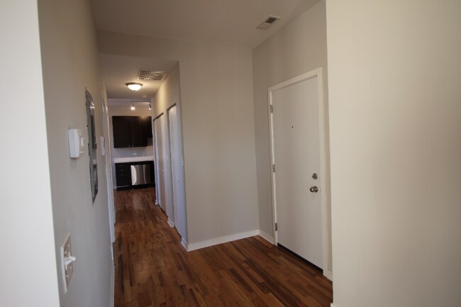 Building Photo - 4611 N Kedzie Ave