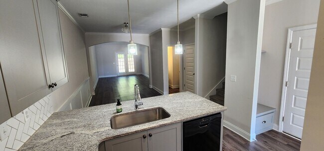 Foto del edificio - 5308 Nikki Way