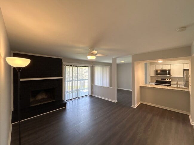 Building Photo - Beautiful 2/2 Condo in Carmel Village