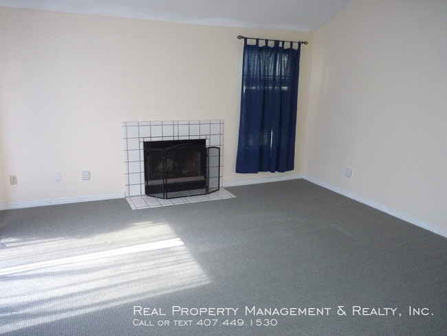 Building Photo - Spacious 2 BR / 2 BA Townhouse In Casselberry