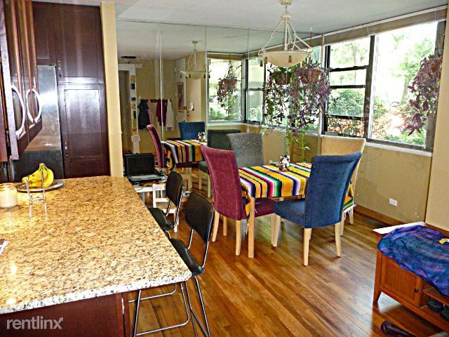 Foto del edificio - 4 br, 3.5 bath Townhome - 830 S. ADA