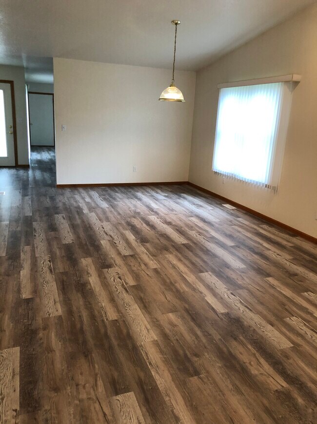 Building Photo - 1841 Cypress Dr