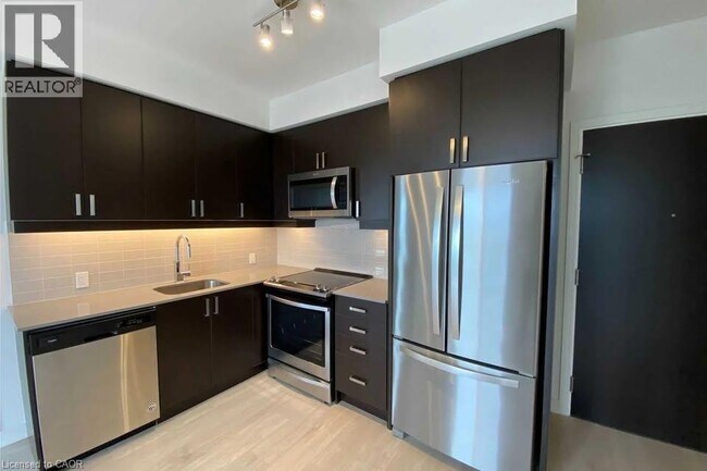 Building Photo - 8 Nahani Way