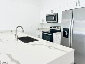 Building Photo - 4622 SW 7th Pl