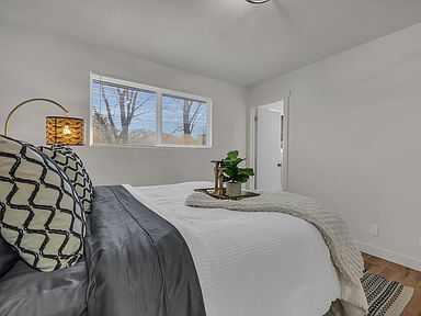 Foto del edificio - 12055 Cinnamon Ridge Rd