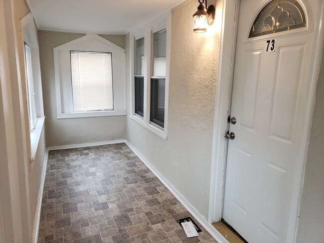 Building Photo - 73 Fern Ave