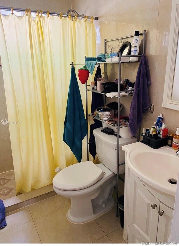 Building Photo - 635 8th St