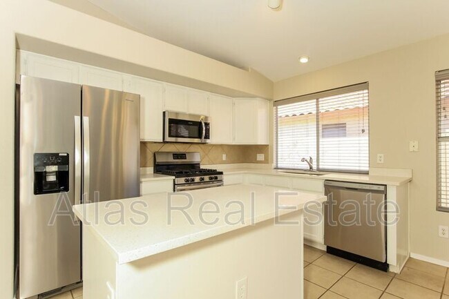 Foto del edificio - 9769 W Yukon Dr