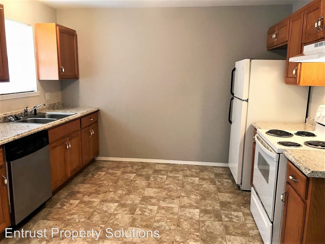 Foto principal - 3 br, 1 bath House - 178 W. Sunset - B.