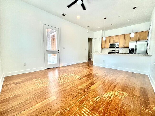 Foto del edificio - 2920 E 12th St