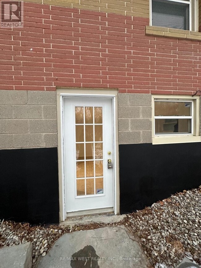 Building Photo - 6398 Kingston Rd