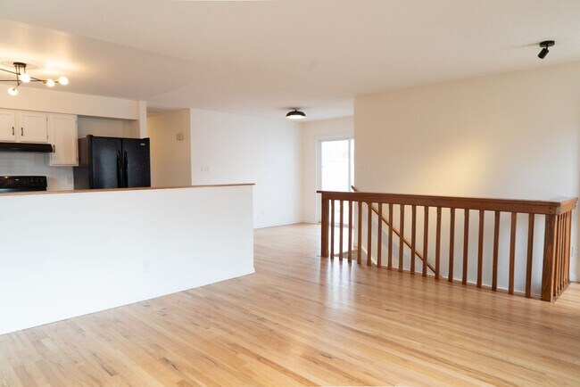 Building Photo - 1500 Ashcroft Dr