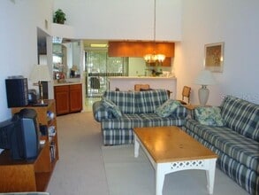 Building Photo - 312 Woodlake Wynde