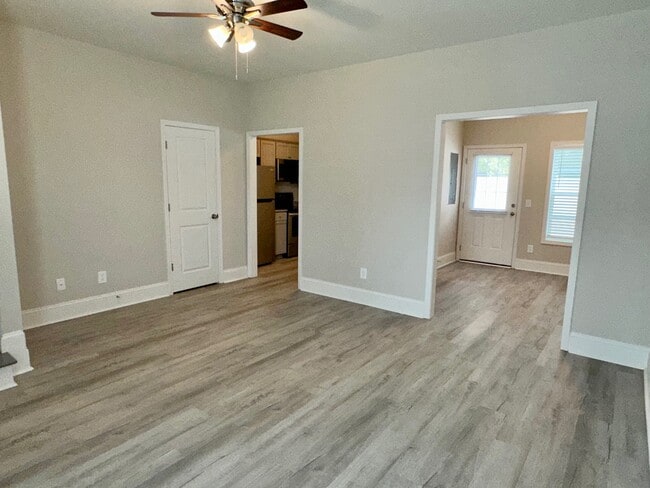 Building Photo - 2879b Jubilee Dr