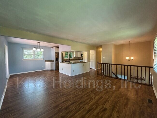 Building Photo - 504 Stoney Creek Cir