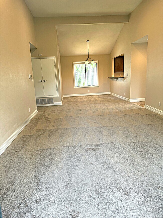 Foto del edificio - 545 S Ranch View Cir
