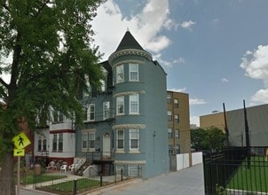 Building Photo - Hiatt Place Properties