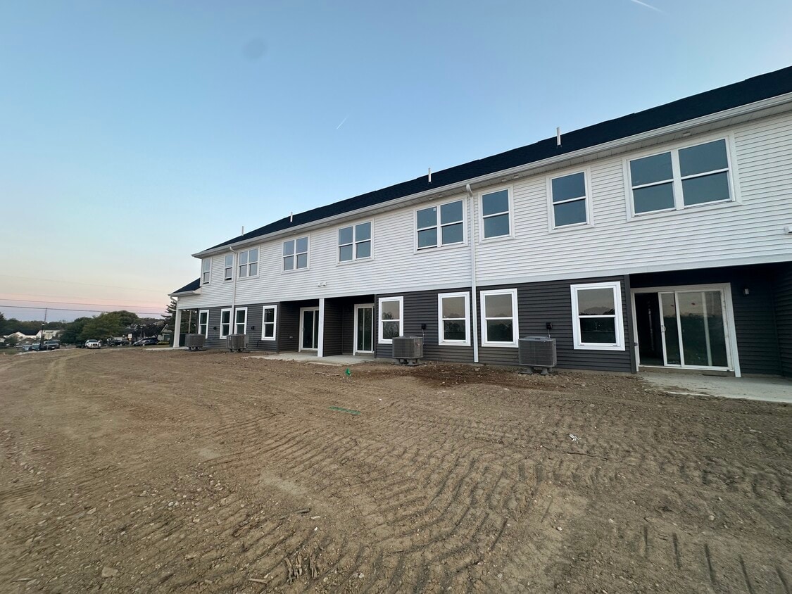 Building Photo - Brynn Mar Crossing