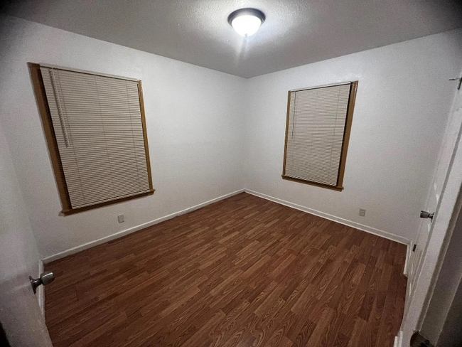 Foto del edificio - 163 Cornish Ave