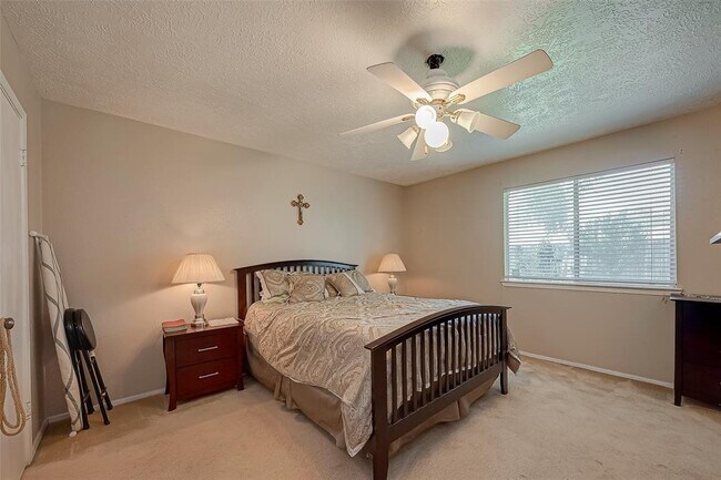 Foto del edificio - 24006 Pea Ridge Dr