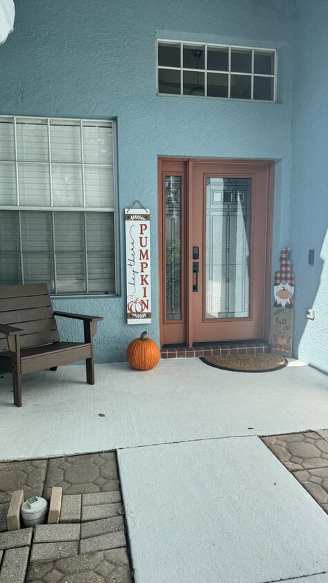 Building Photo - 480 Bridle Path Way