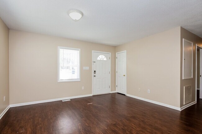 Foto del edificio - 103 Doree Ln