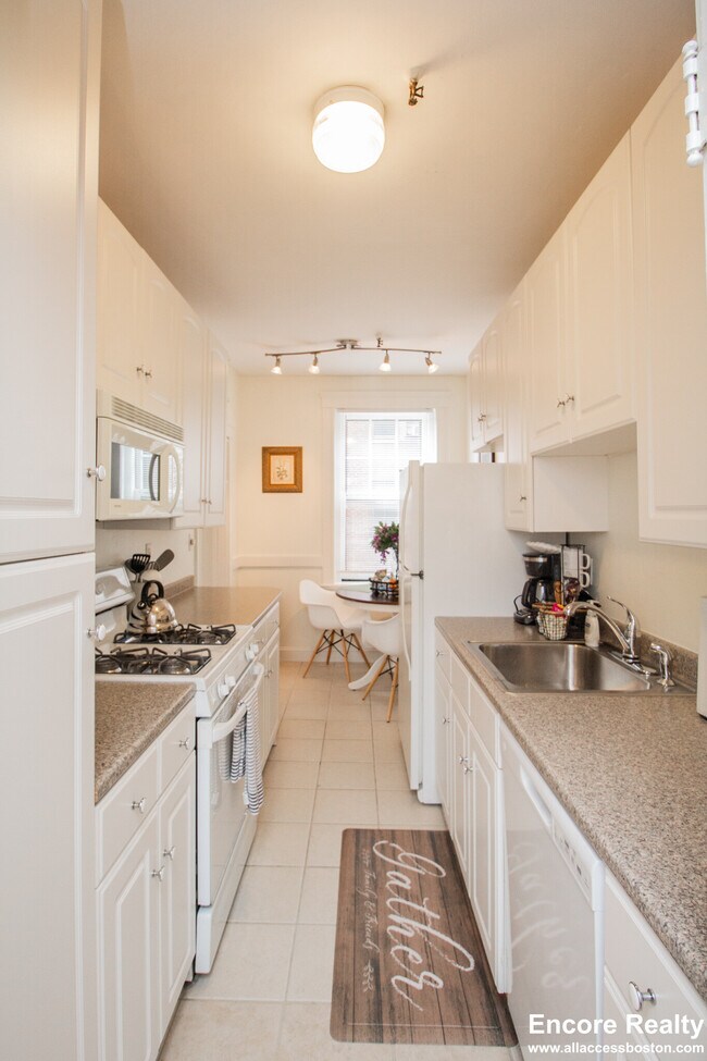 Foto del edificio - 1945 Commonwealth Ave