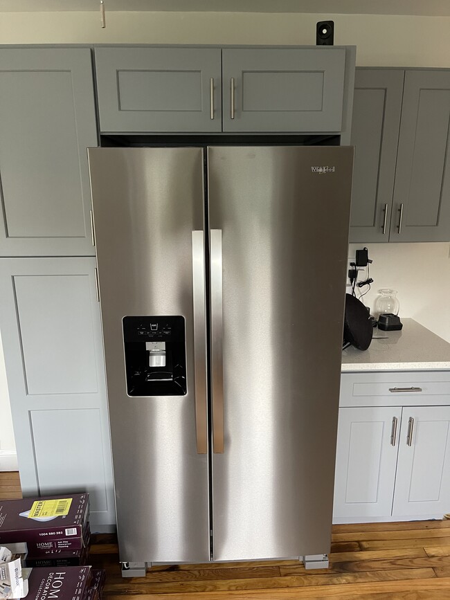New kitchen appliances - 91 Washington St