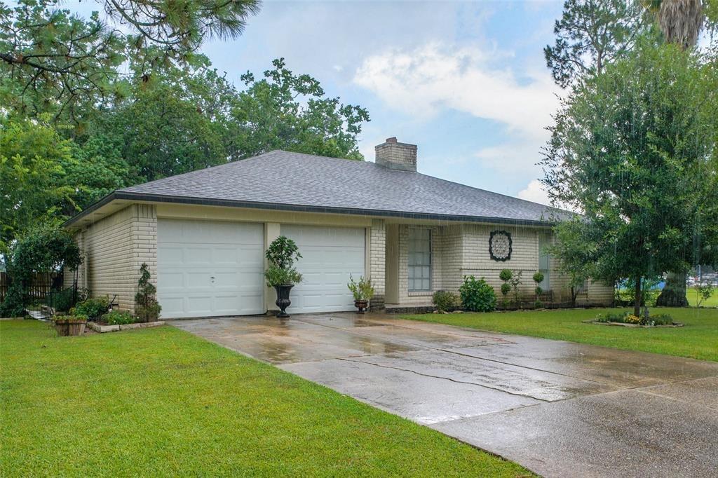 207 Brigadoon Ln, Friendswood, TX 77546 House for Rent in Friendswood