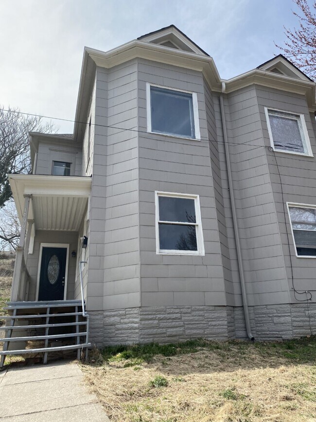 Building Photo - 1406 North 2nd