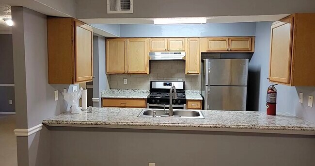 Building Photo - 762 Brittany Ct