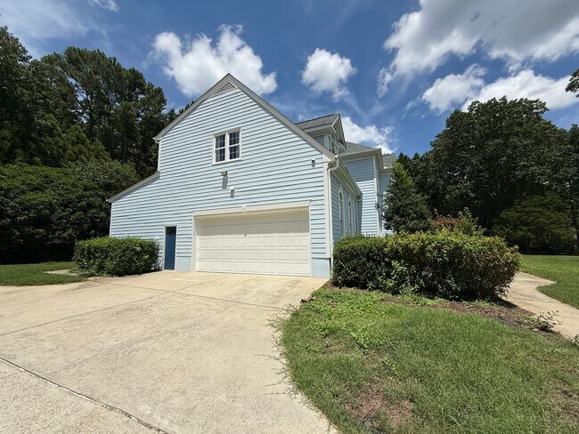 Building Photo - Luxurious 5BD, 4.5BA North Raleigh Home wi...
