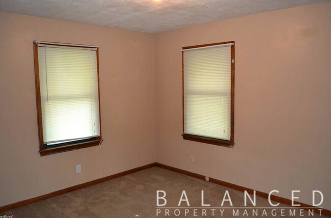 Foto del edificio - 1743 SW Mission Ave