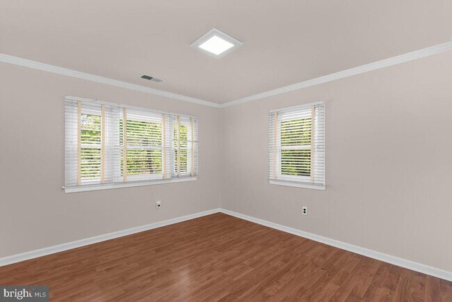 Building Photo - 1 S Edison St