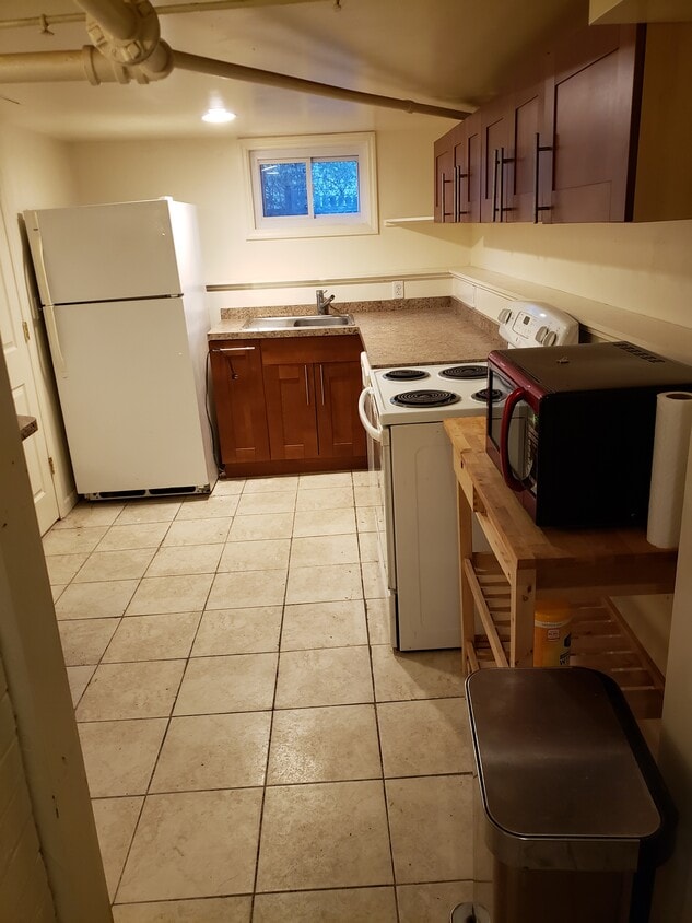 kitchen - 81 Christopher St
